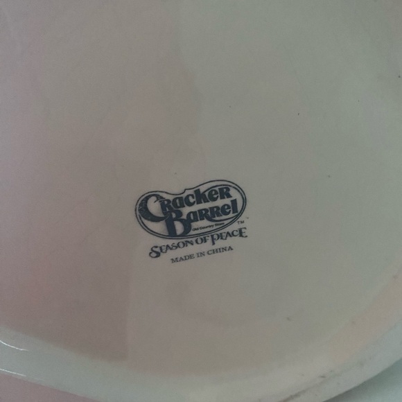 Cracker Barrel Season of Peace Santa - Picture 5 of 8